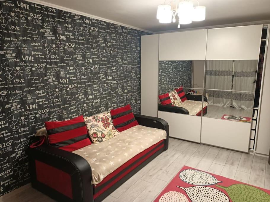 Private Room Near 3 Min Metrou Crangasi, 40 M2 Бухарест Экстерьер фото
