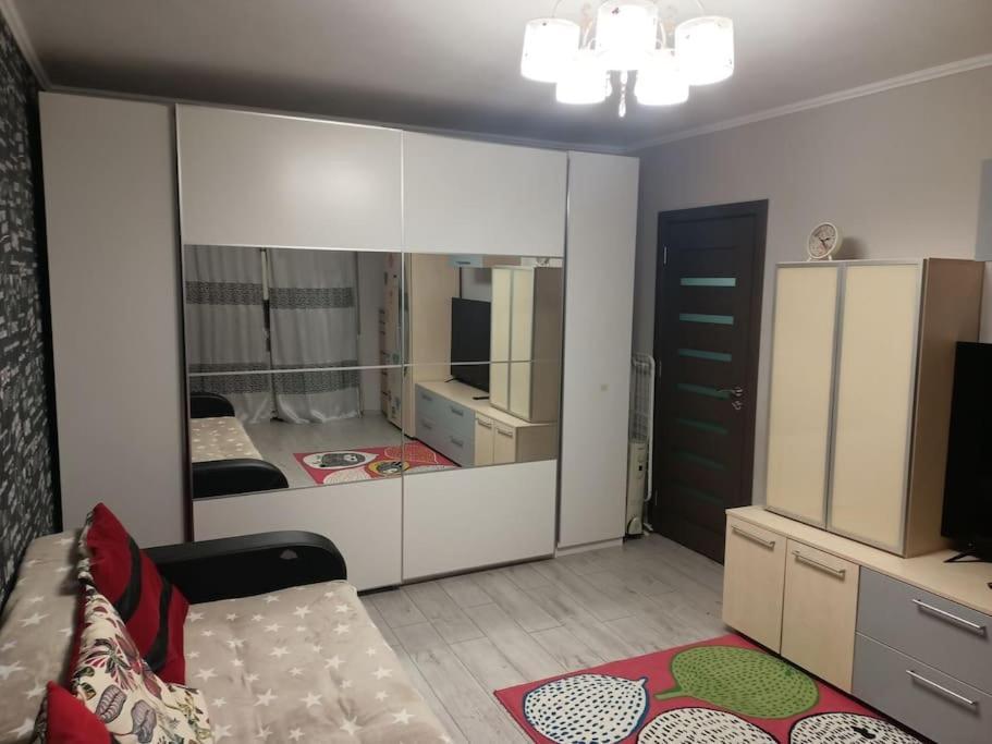Private Room Near 3 Min Metrou Crangasi, 40 M2 Бухарест Экстерьер фото