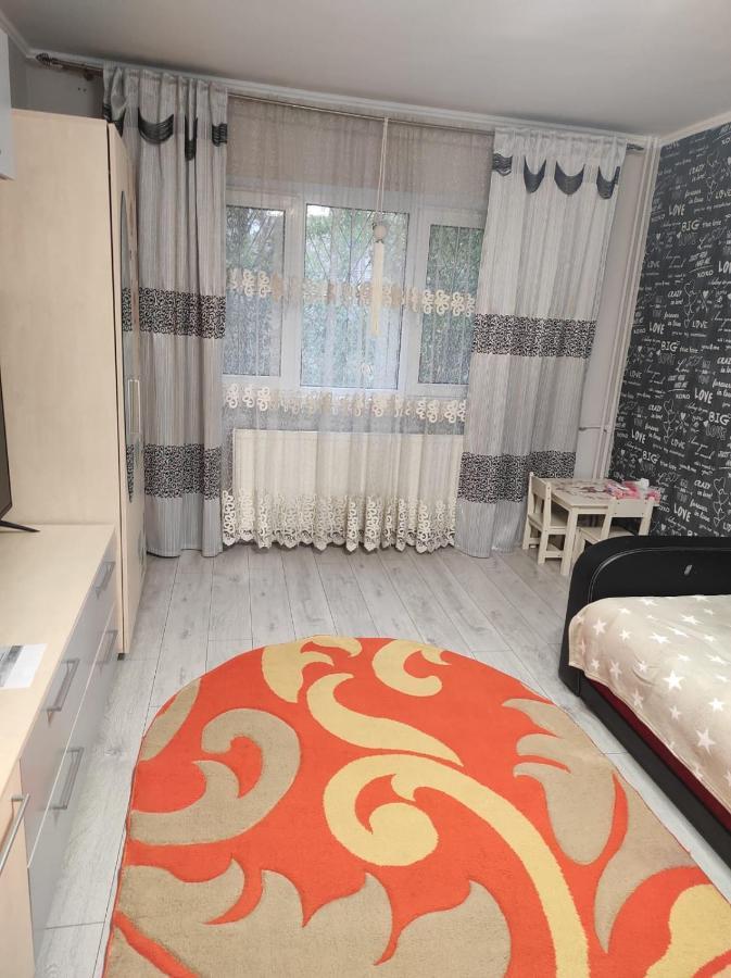 Private Room Near 3 Min Metrou Crangasi, 40 M2 Бухарест Экстерьер фото
