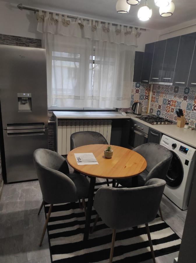 Private Room Near 3 Min Metrou Crangasi, 40 M2 Бухарест Экстерьер фото